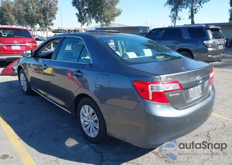 2013 Toyota Camry Hybrid Le z USA, uszkodzony, nr VIN 4T1BD1FK9DU083501